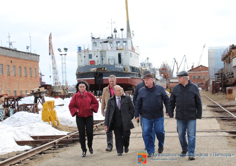 Погода в печоре сегодня. Речной порт Печора Коми. Судостроительный завод в Печоре. ЗАО вид Печора. Типичная Печора.